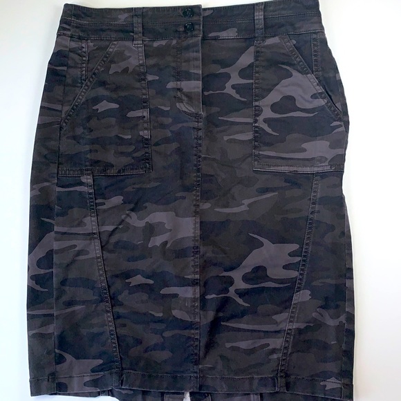 EUC Set of 2 Loft denim short skirts sz 4 1-dark gray 1- 1-gray camo - Picture 2 of 12